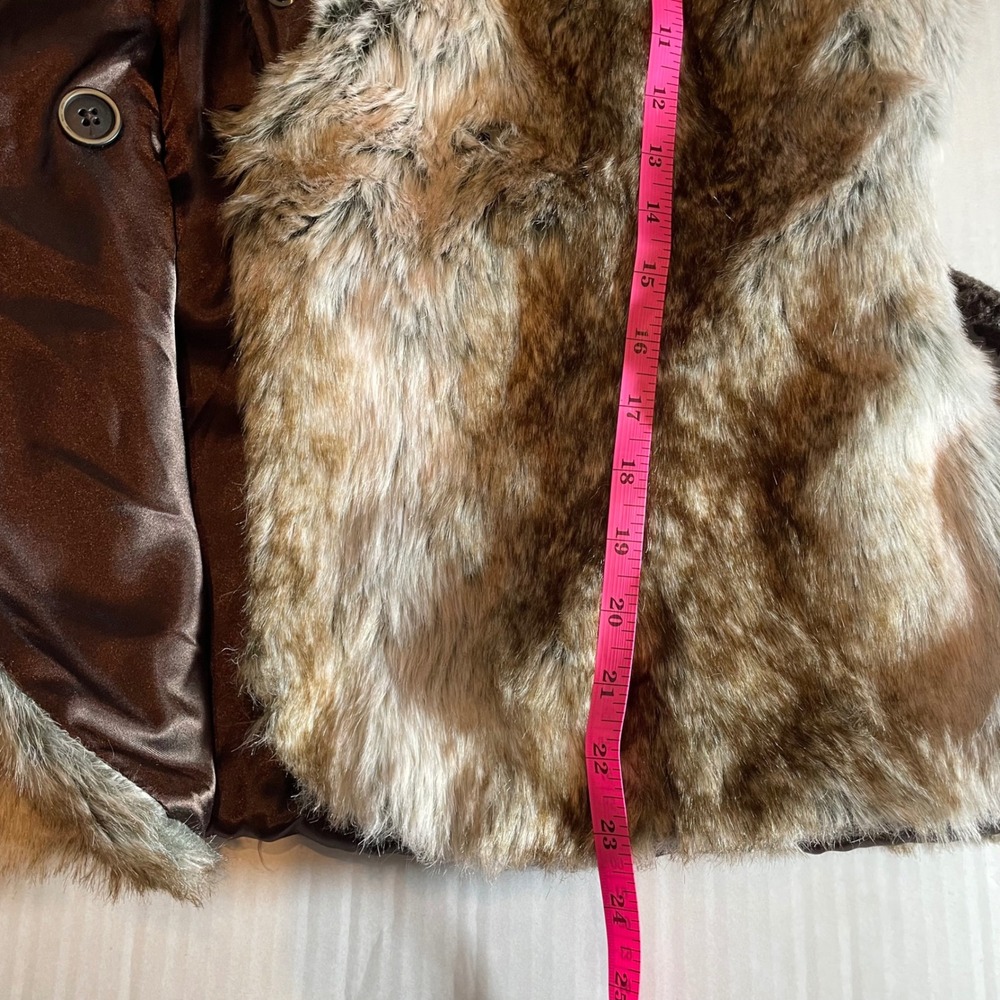 Cripple Creek Womens Faux Fur Belted Vest Brown Sherpa Grommet Size M NWT Chic - Picture 6 of 6